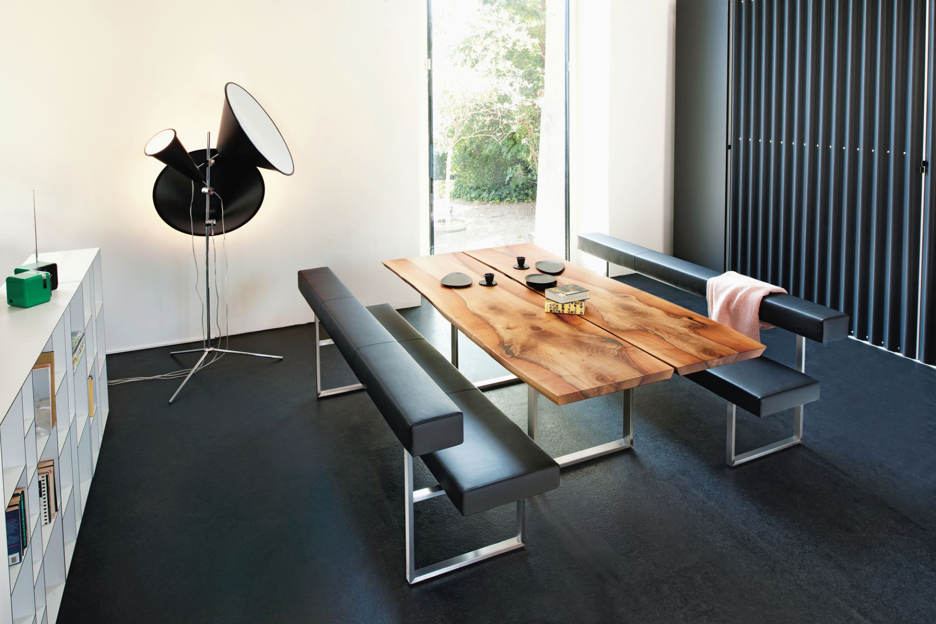 Permesso bench with backrest Girsberger