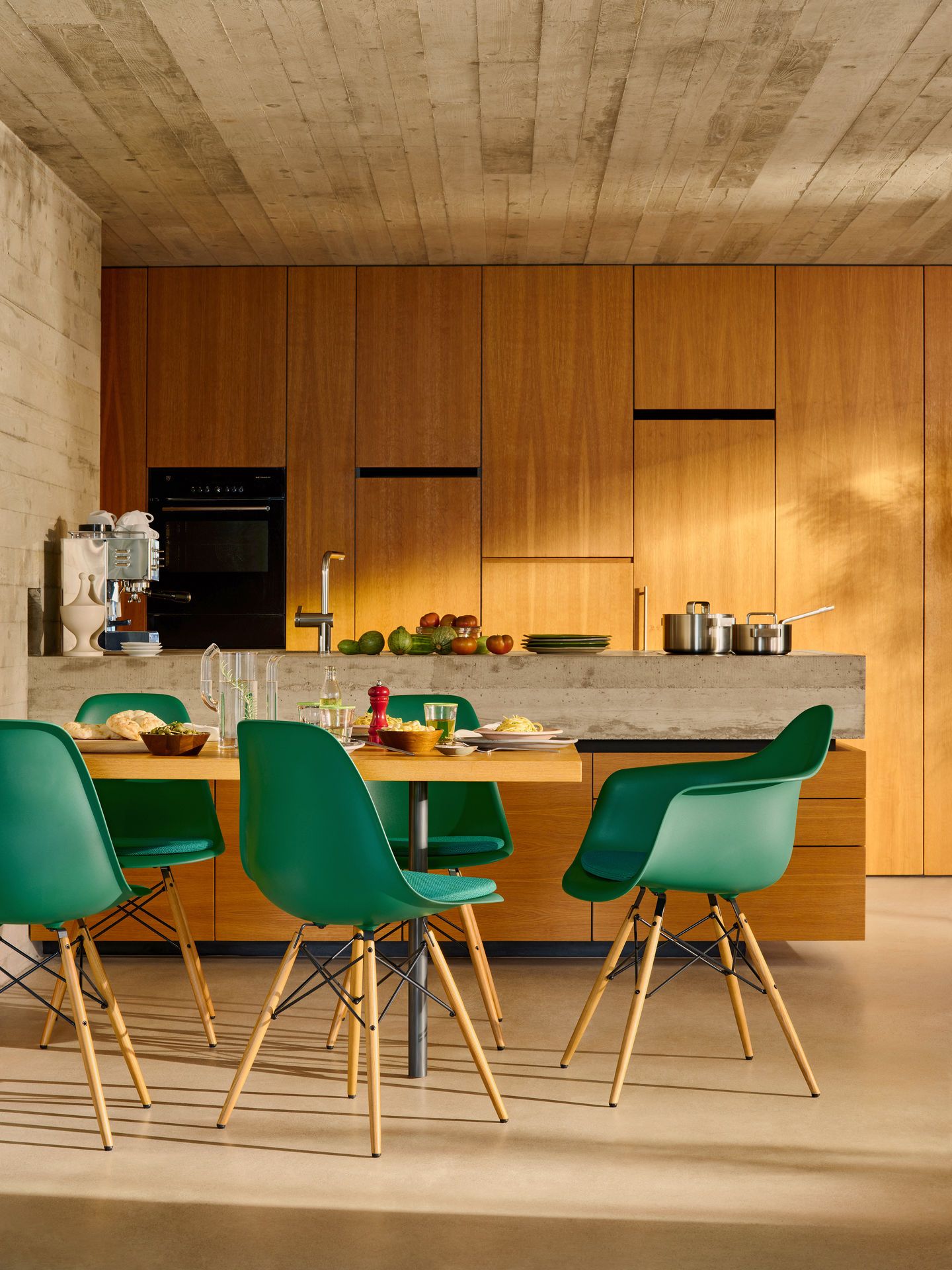 Eames Plastic Side Chair DSW Chair Vitra
