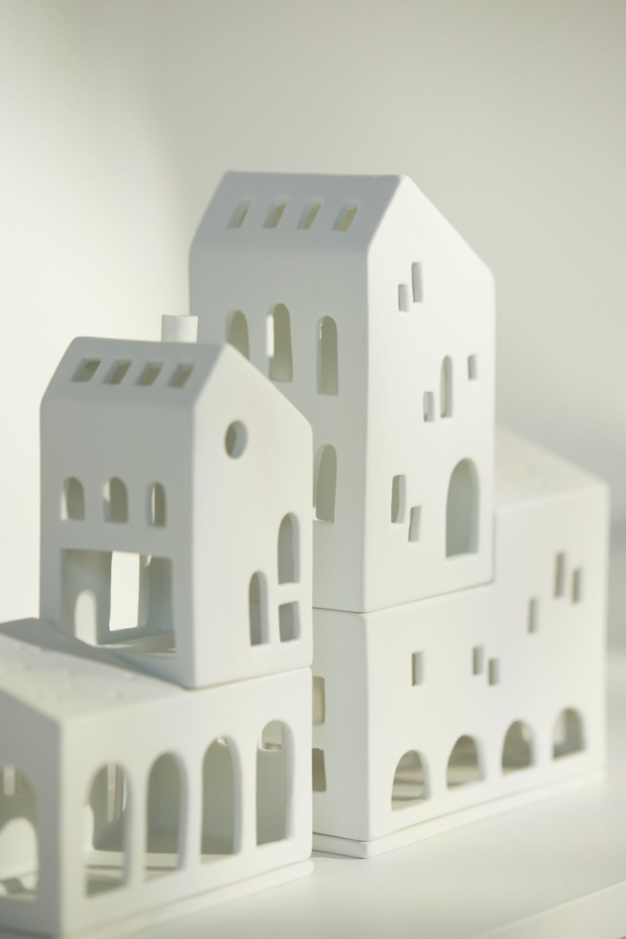 Light house Stacking house of arches Wheels
