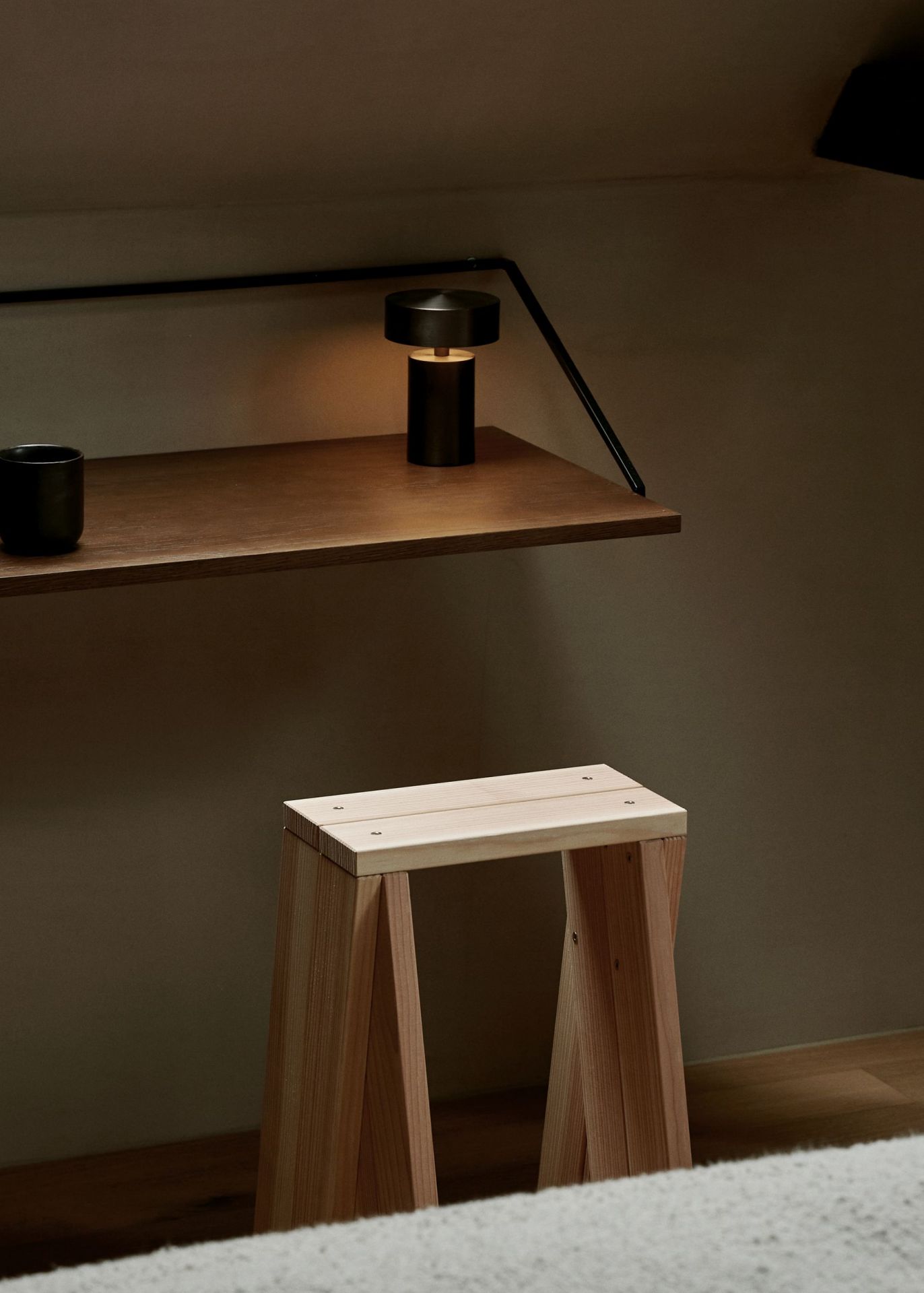 Column Table Lamp Portable Audo