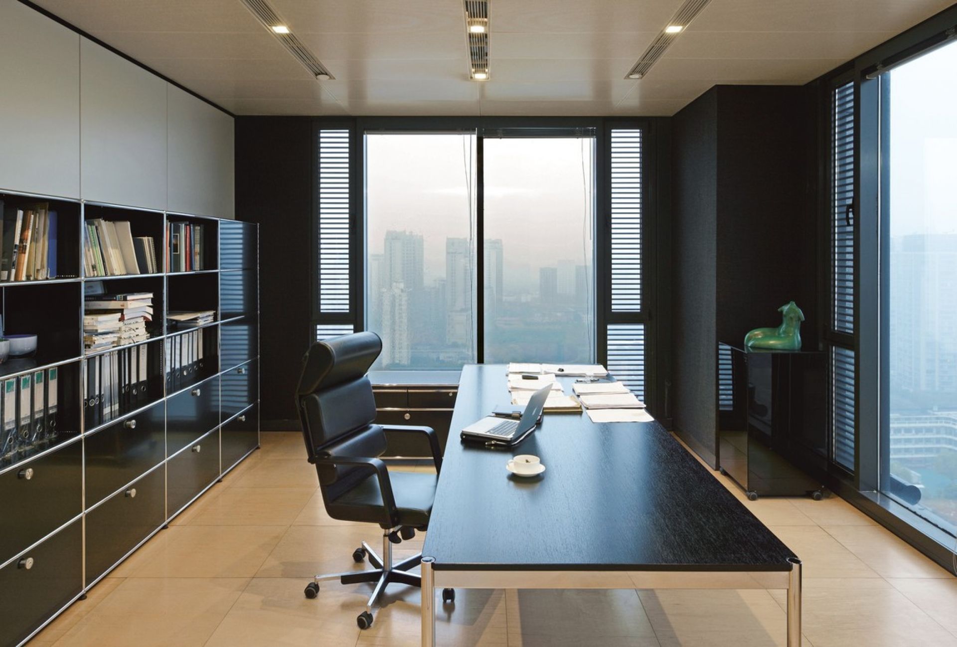 USM Haller Table 150 x 75 cm pearl grey QUICK SHIP