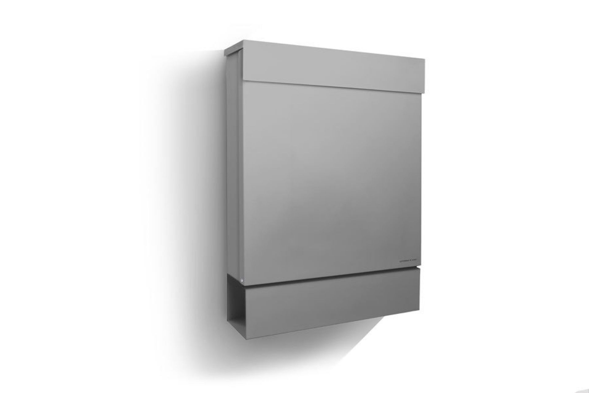 Letterman M Letter Box Black Radius