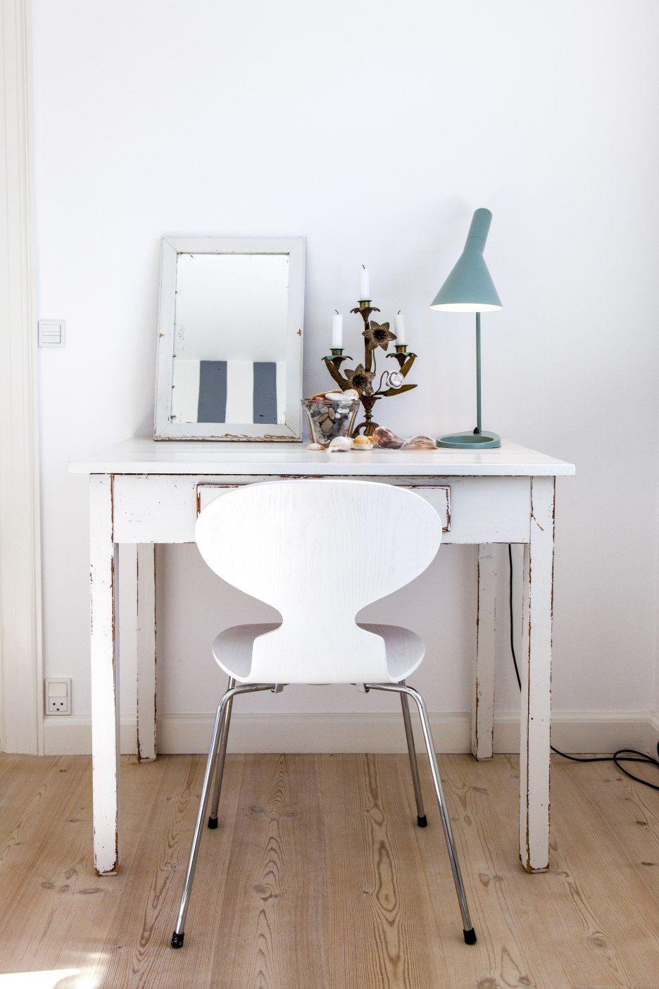 AJ table lamp Louis Poulsen
