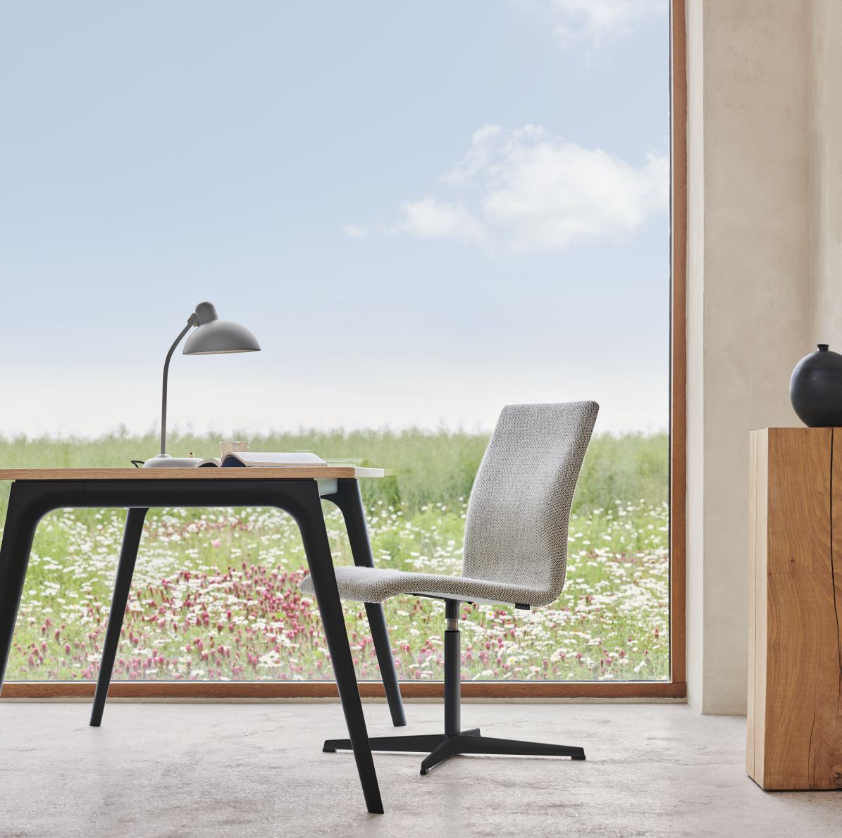 Pluralis table Fritz Hansen