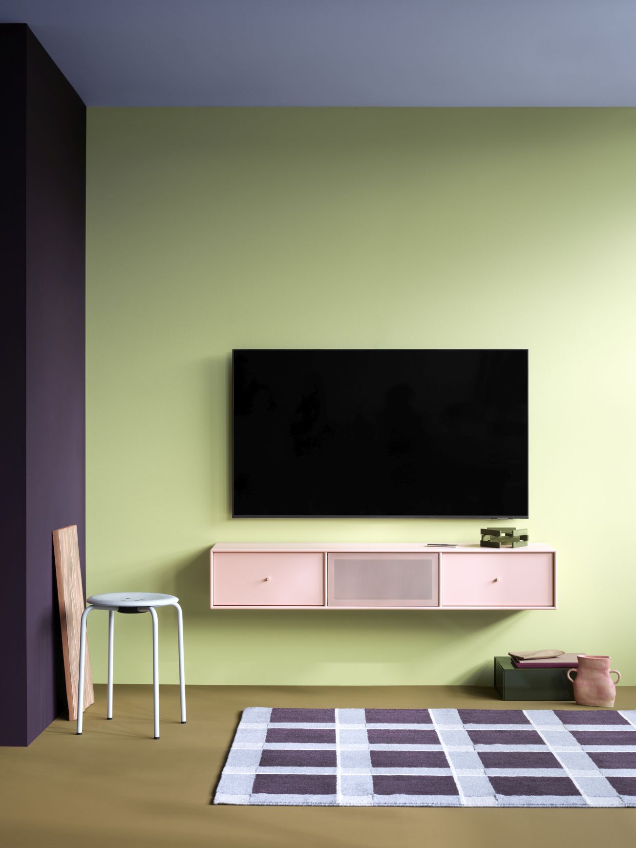 Octave V TV shelf Nordic - black legs Montana QUICK SHIP