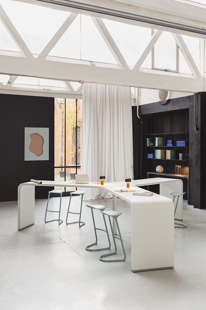 Cross S451 / S452 Indoor Cantilever stool La Palma