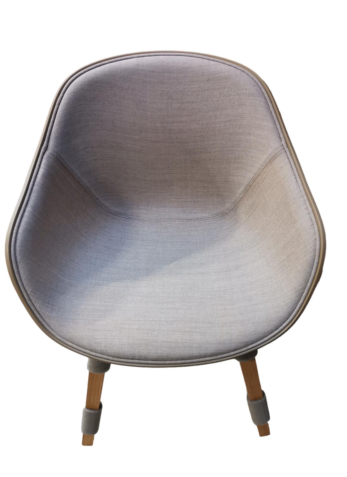 About A Chair AAC 222 Chair Oak water lacquered / Clay 2.0 / Remix-242 Hay SINGLE PIECES