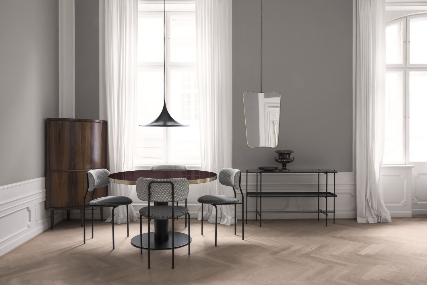 TS Console White Marquina Marble Gubi 