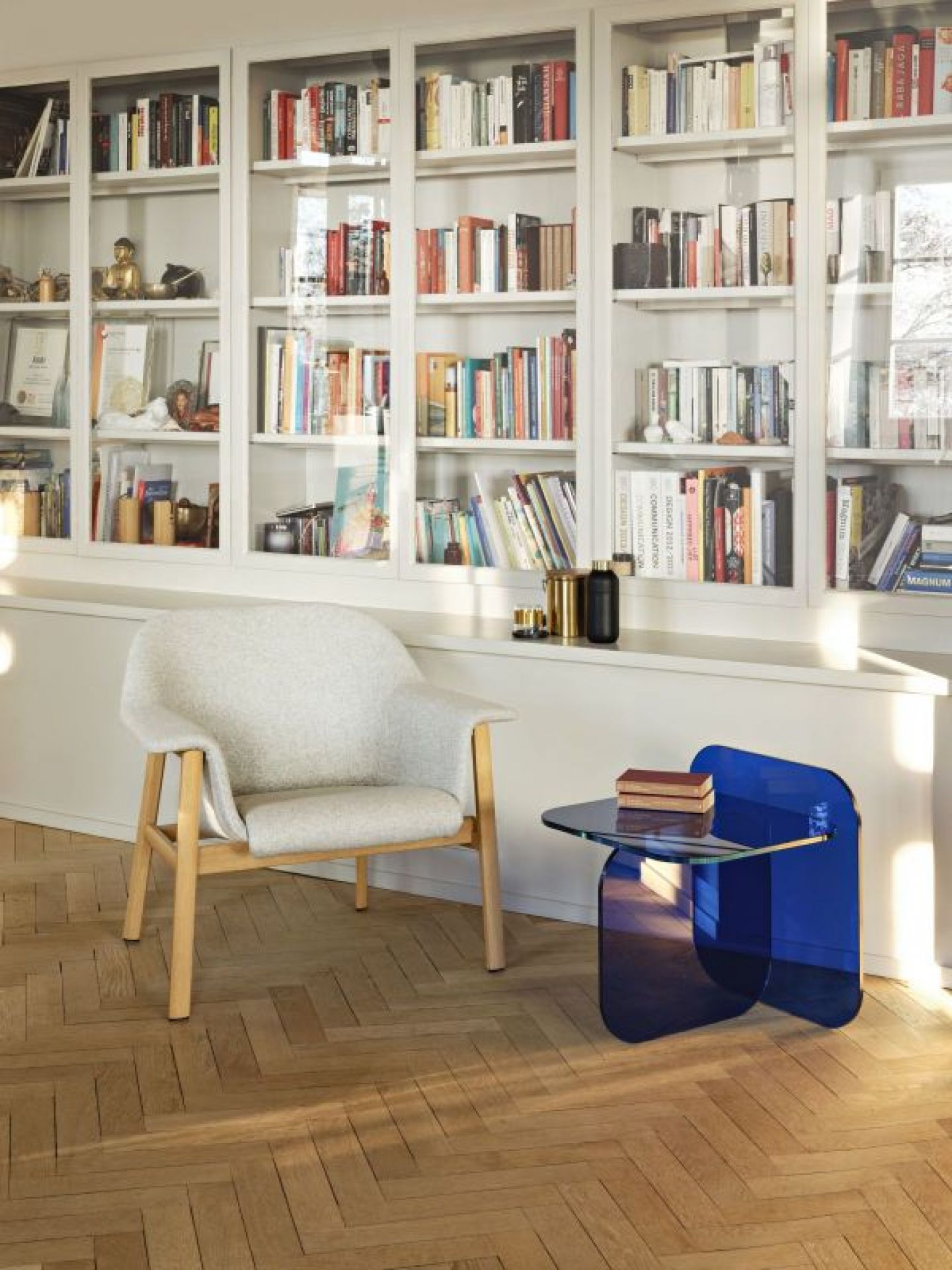 Sol Side Table ClassiCon Crystal glass royal blue