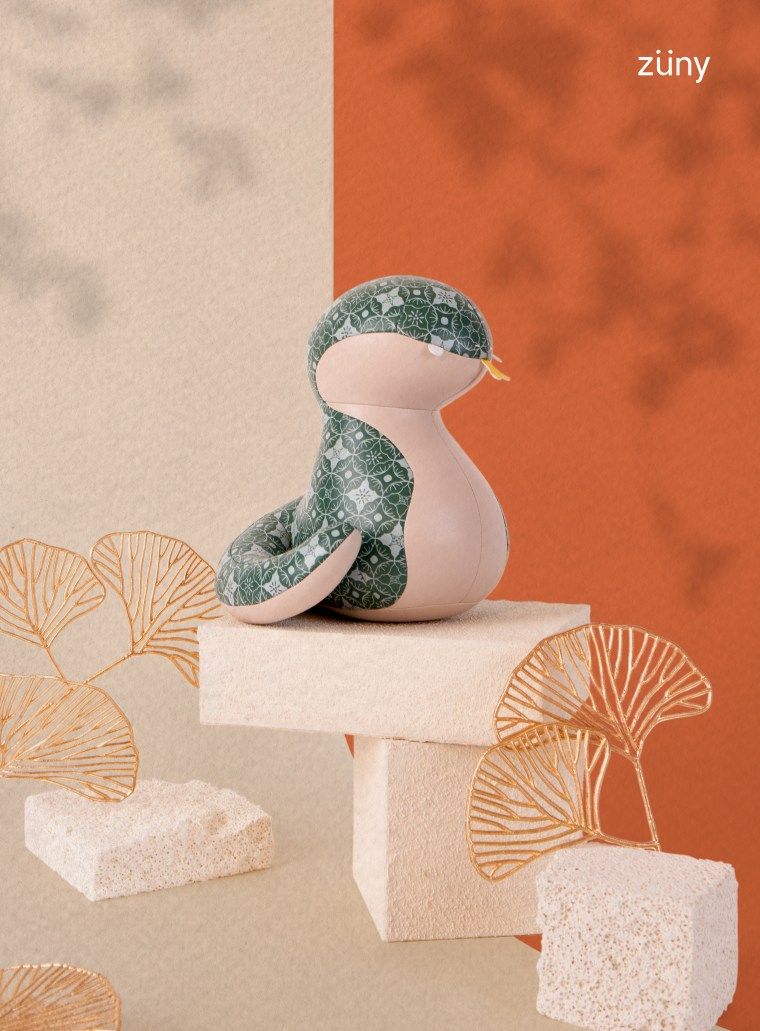 Bookend Snake Nick Green (May Prosperity Blossom) / Wheat Züny