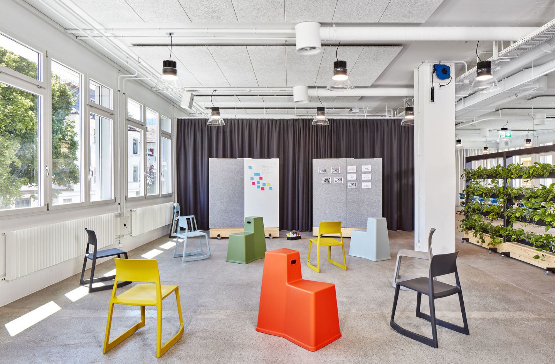 Tip Ton RE chair plastic Vitra Coral
