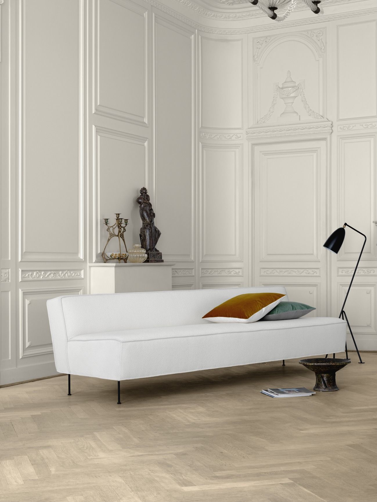 Gräshoppa / Grashoppa Floor light black Gubi