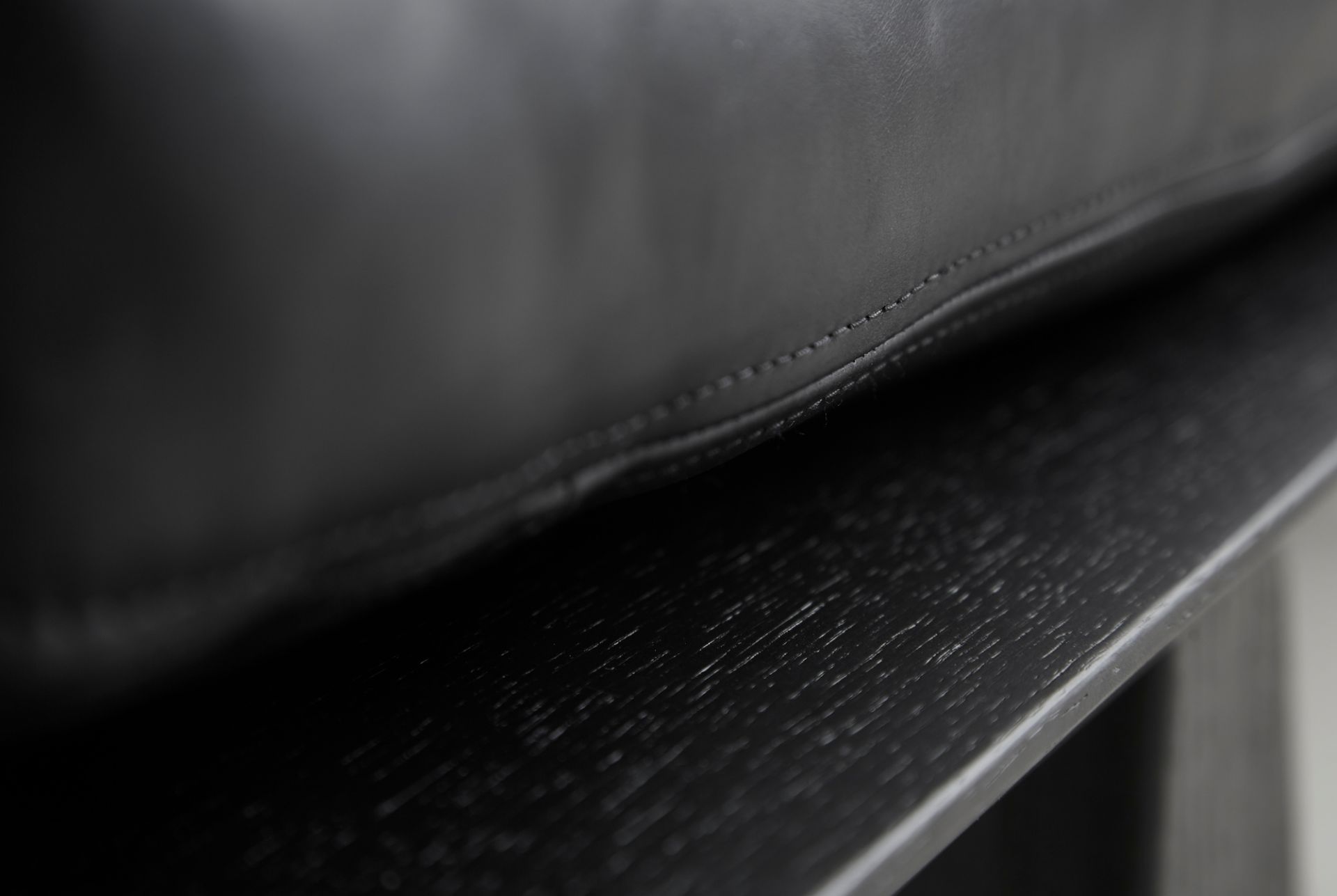 Level Daybed Black/Black Woud