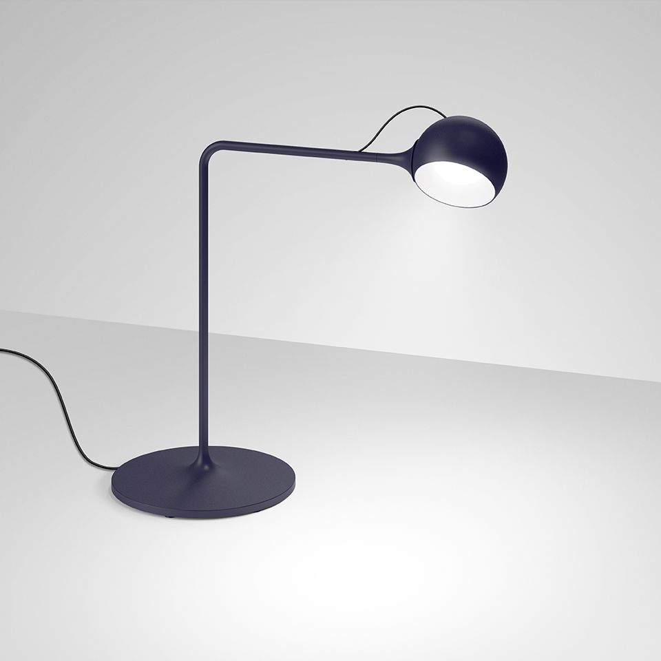 Ixa Table lamp blue Artemide