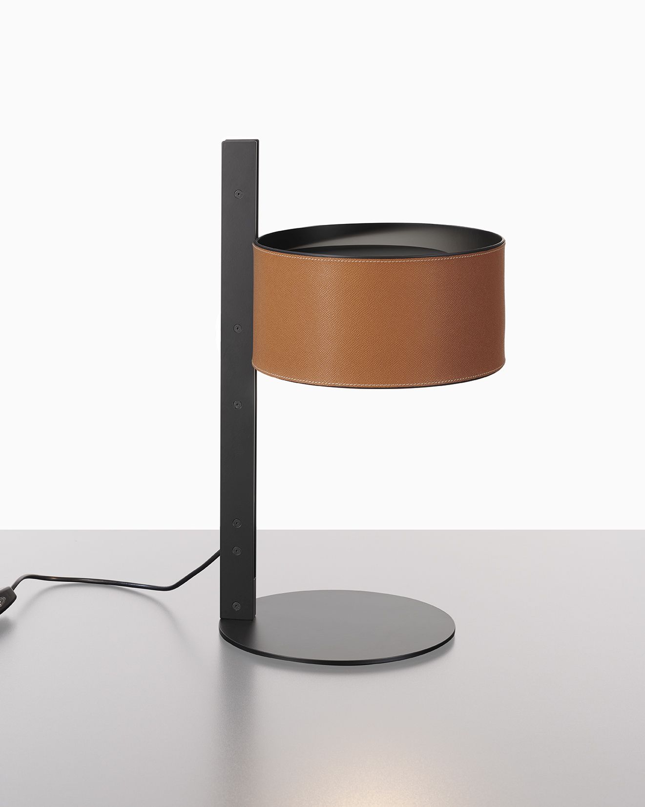 Parallel 296 Table lamp Oluce