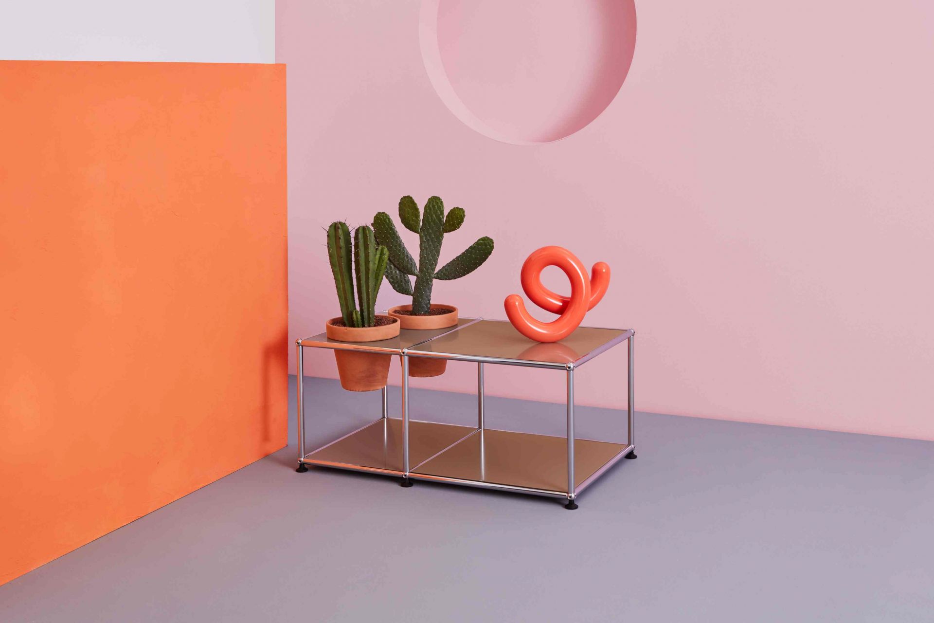 Plant worlds Side table USM Haller