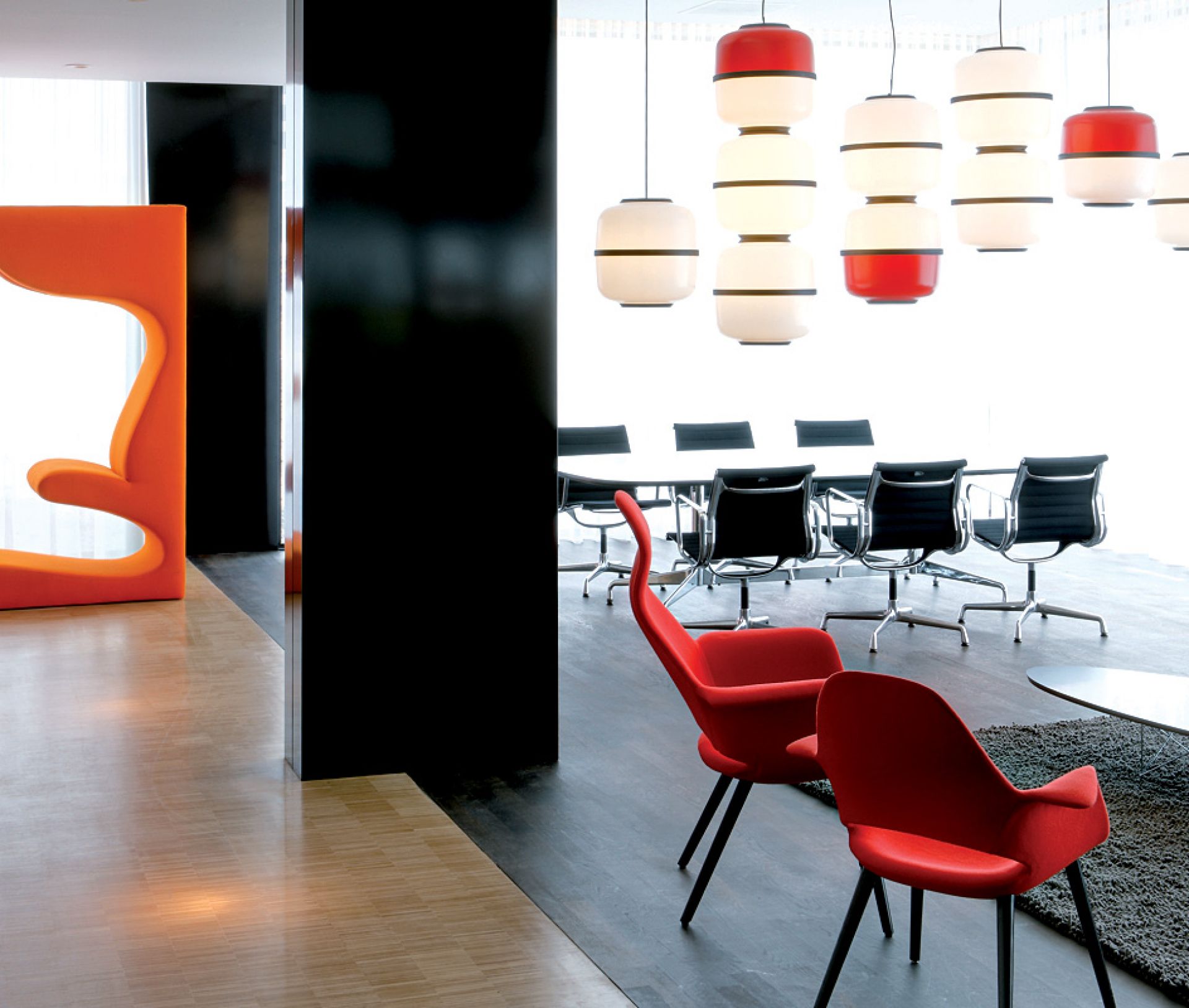 Living Tower Seated sculpture Vitra