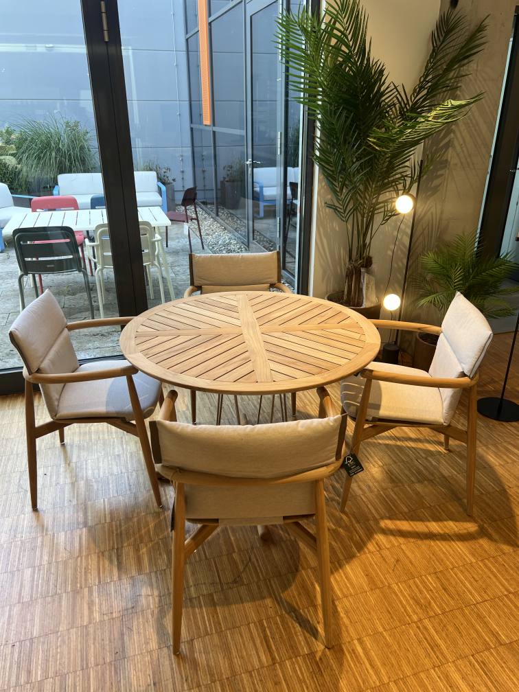 Embrace table combination Outdoor Carl Hansen & Søn EXHIBITION PIECES