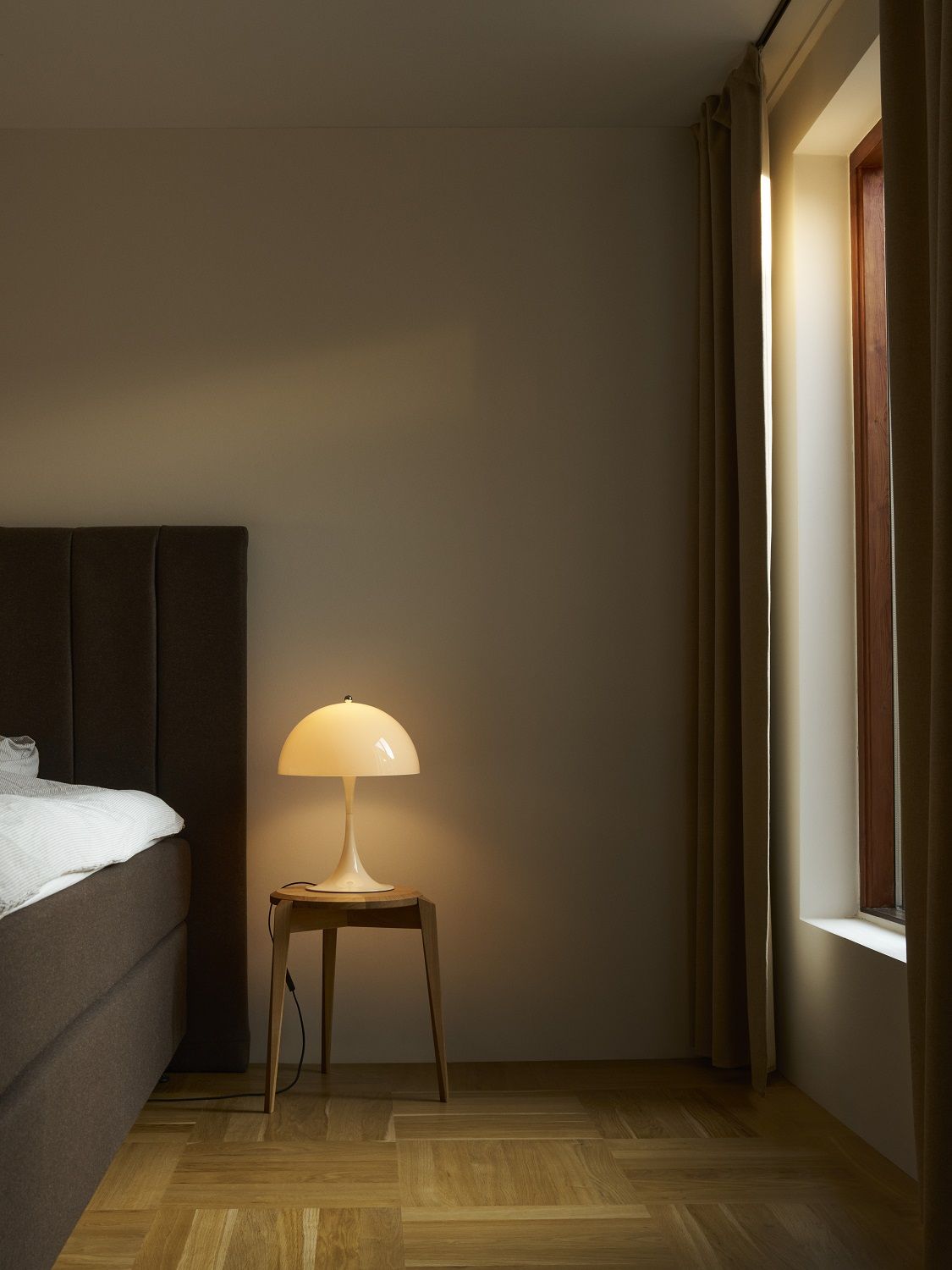 Panthella 320 Table V2 table lamp Louis Poulsen