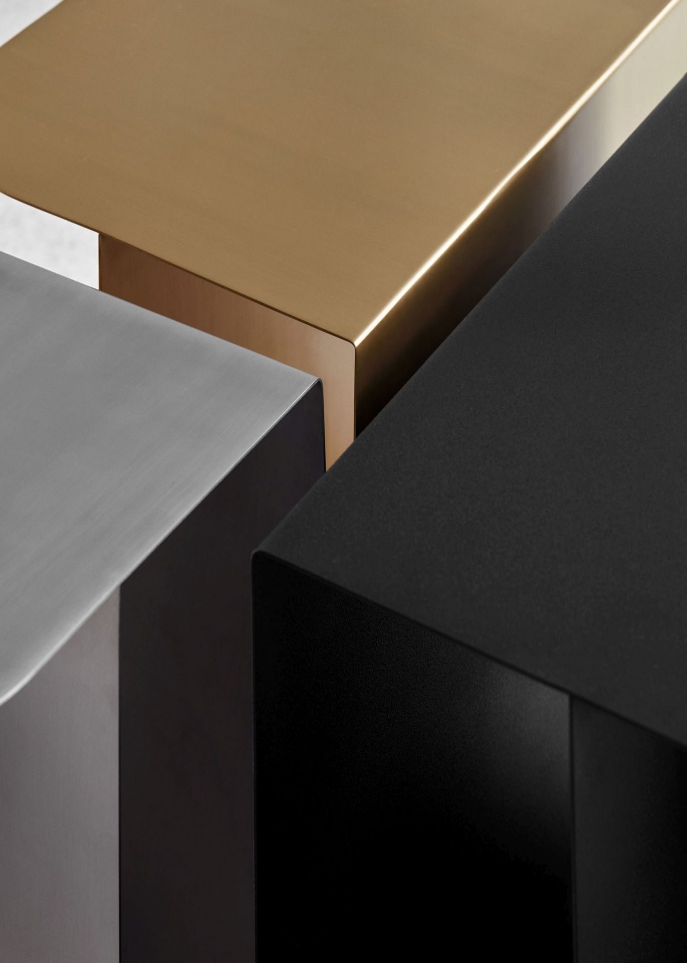 Mass Side table black Northern