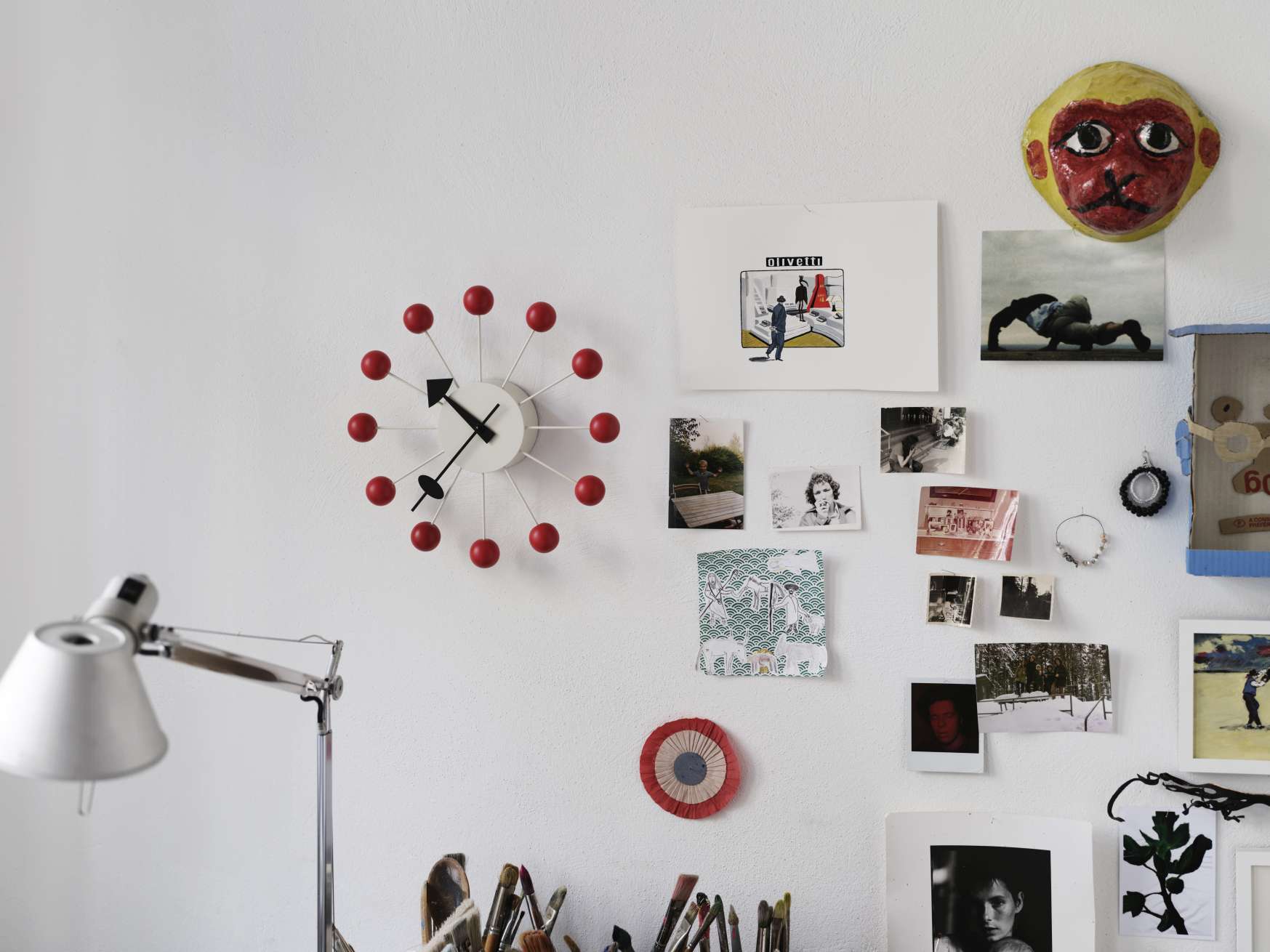 Ball Clock Wall Clock - red Vitra