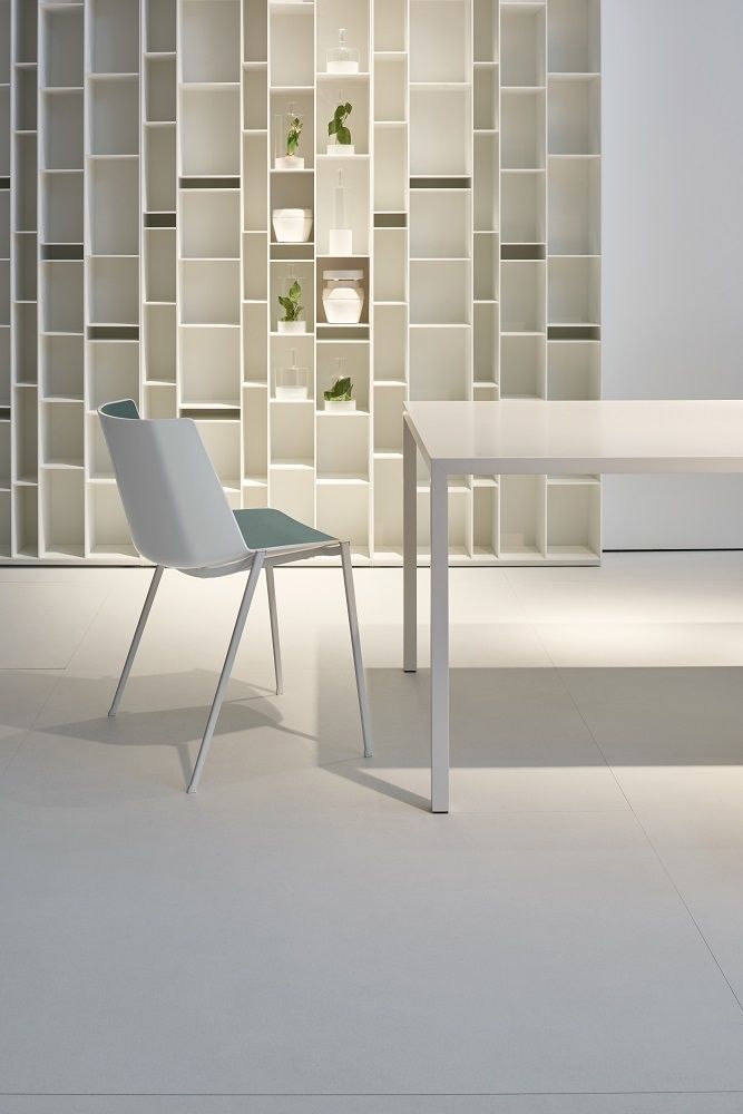AÏKU Chair 4 Metal Legs Black MDF Italia