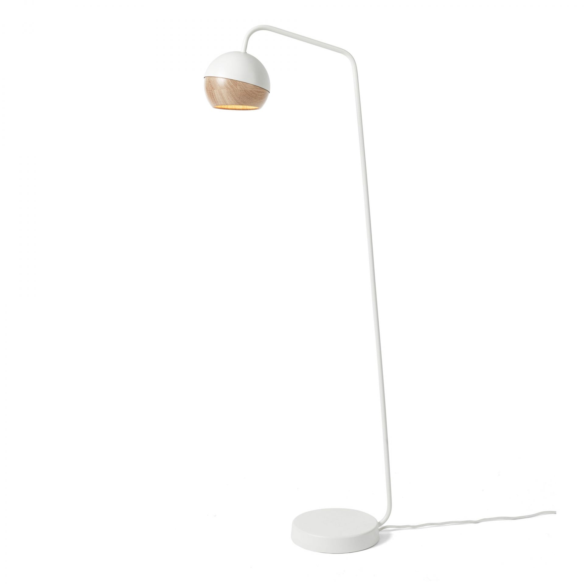 Weiße Ray Stehleuchte mit LED und Holzdetails für Wohnzimmer und Schlafzimmer.
