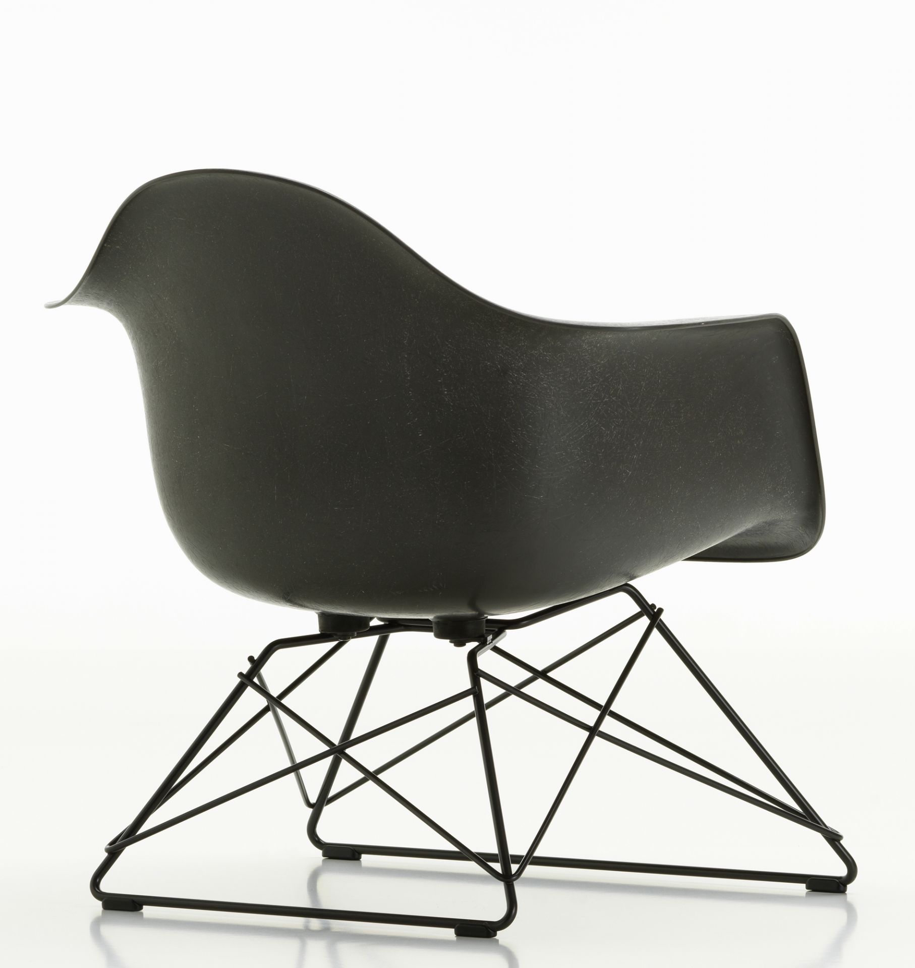 Eames Fibreglass Arm Chair LAR Chair Vitra