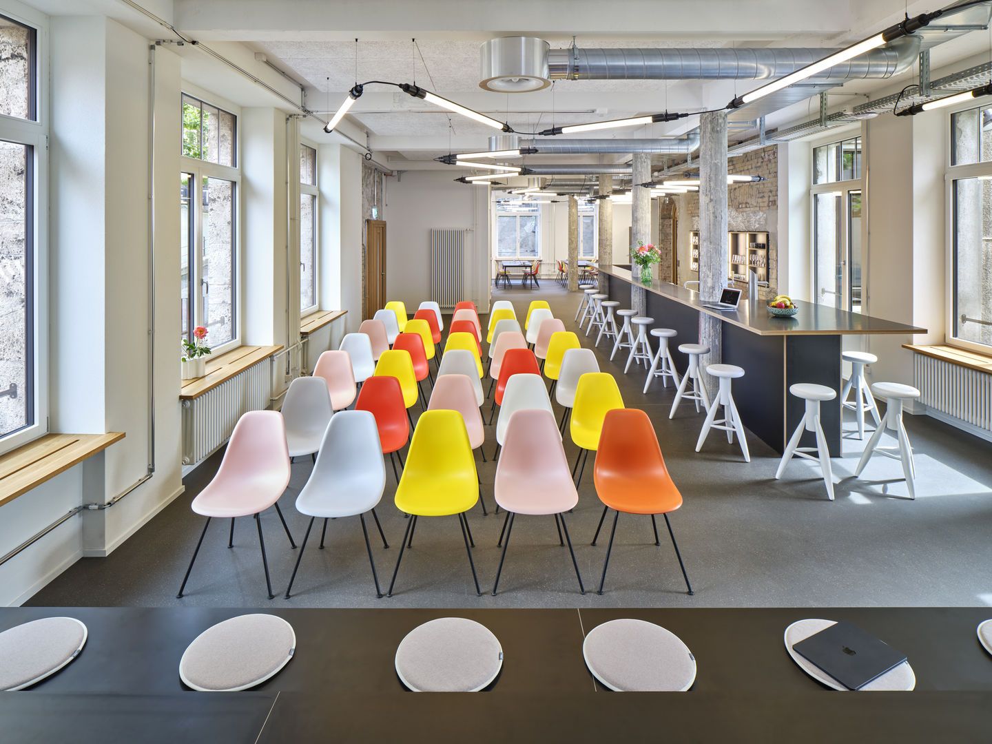 Eames Plastic Side Chair DSX Chair Vitra