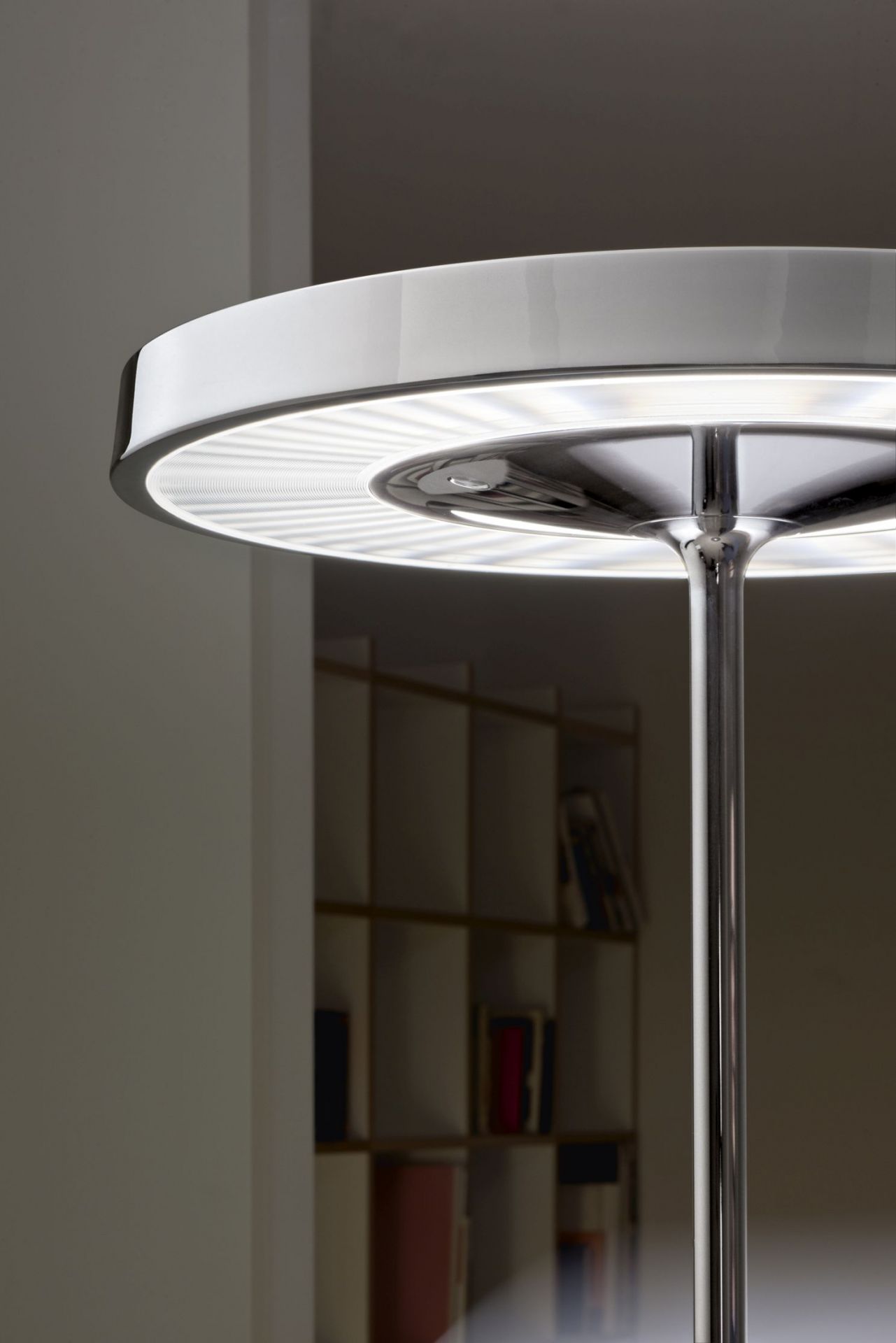 Disk Surface-mounted table lamp for USM Haller 3000K Belux