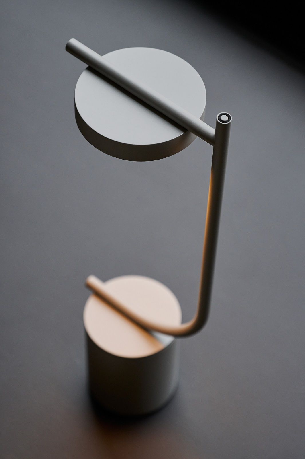 Igram Portable Table Lamp Shape J Battery-powered lamp / table lamp Grupa 