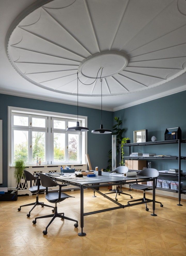 Mynt back and seat plastic office swivel chair Vitra