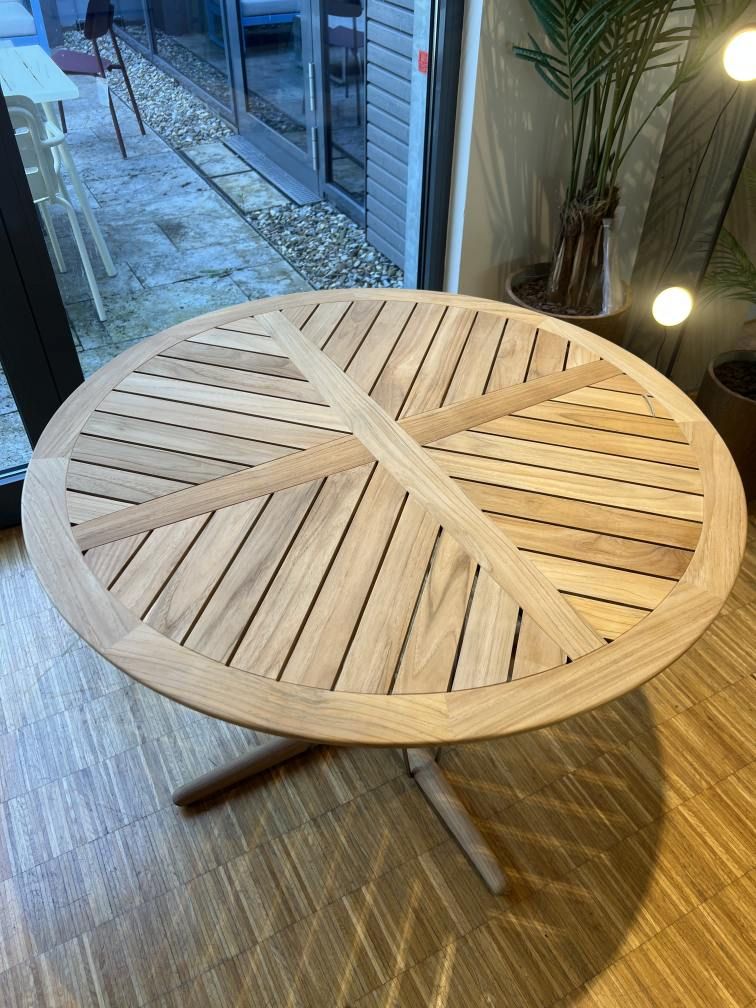 Embrace table combination Outdoor Carl Hansen & Søn EXHIBITION PIECES