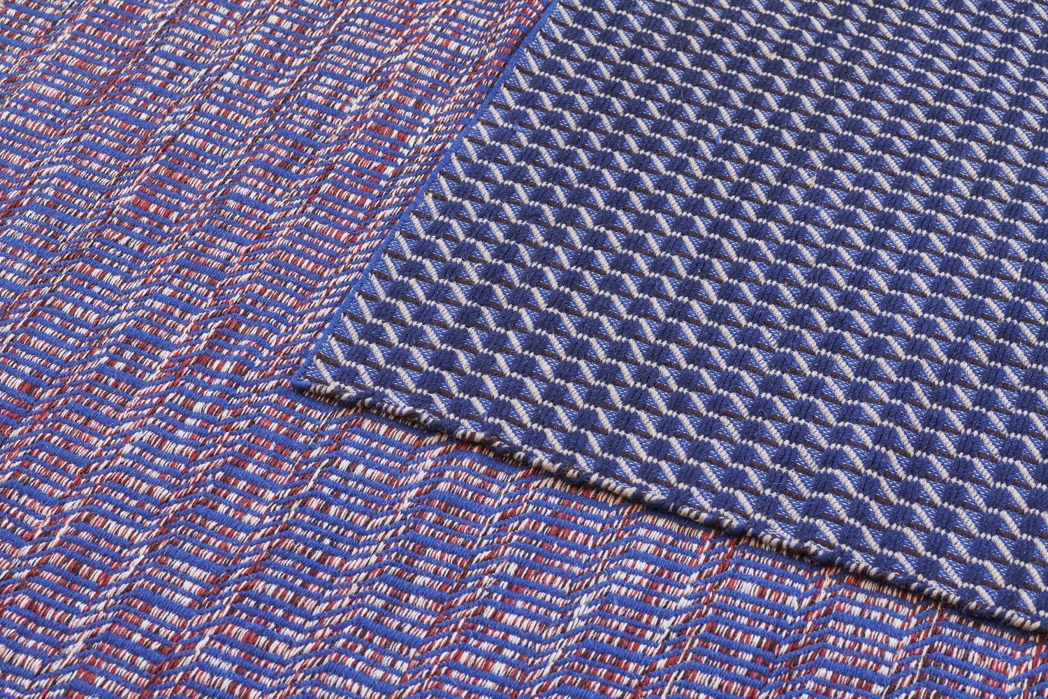 Channel Rug Blue-white Rug Hay