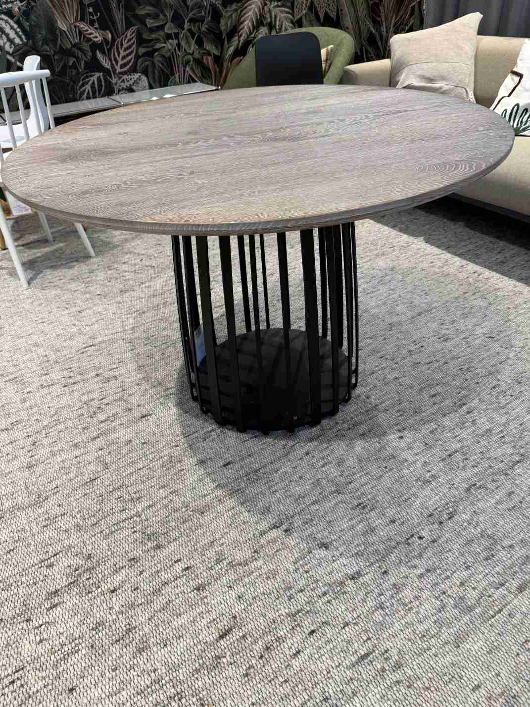 BC 07 Basket table round OAK SMOKED WHITE ROUGH EFFECT Janua EXHIBITION PIECE