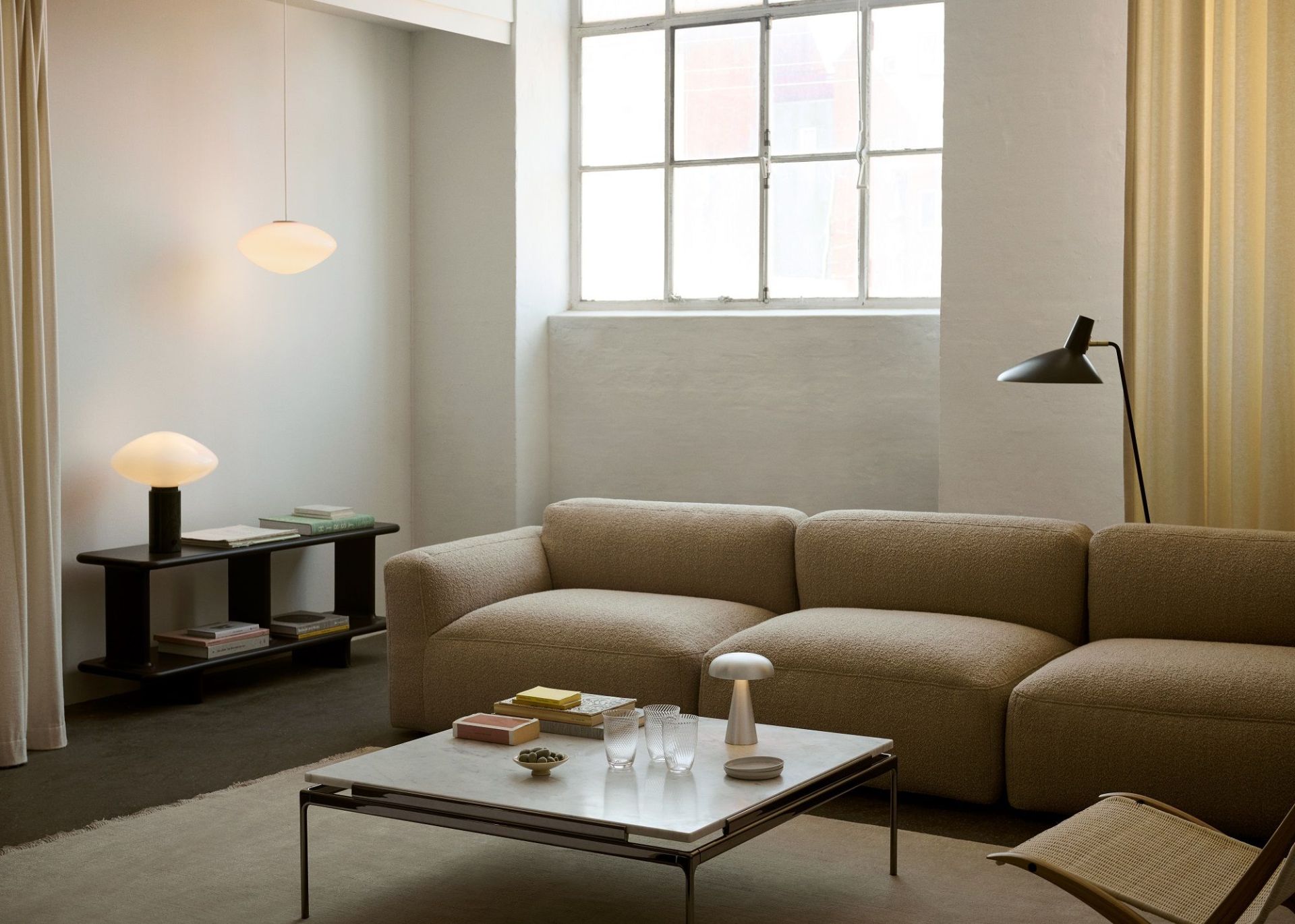 Tripod HM8 Floor lamp AndTradition
