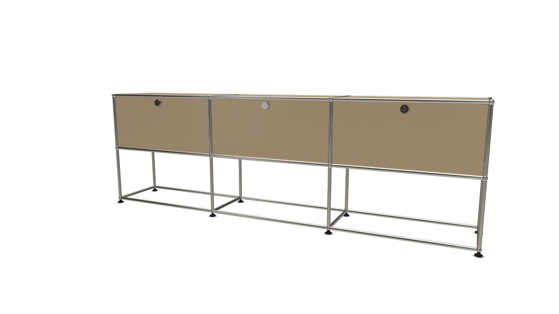 Beiges USM Haller Sideboard mit drei Klappen und verchromtem Stahlrohrgestell vor weißem Hintergrund.