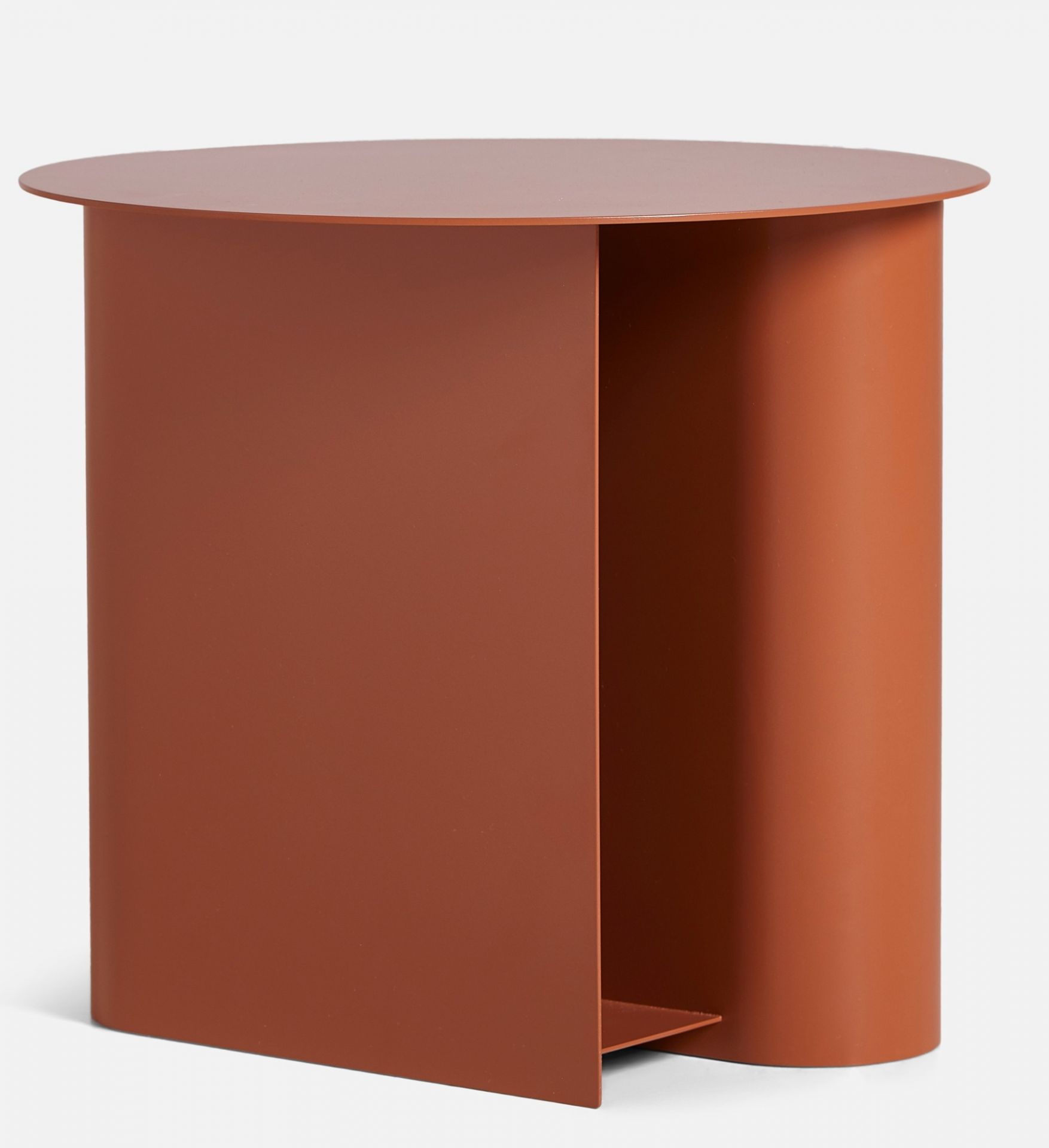 Sentrum Side Table Burnt orange Woud Sentrum Beistelltisch in Burnt Orange von Woud: Moderner Metalltisch für Wohnzimmer und Schlafzimmer.