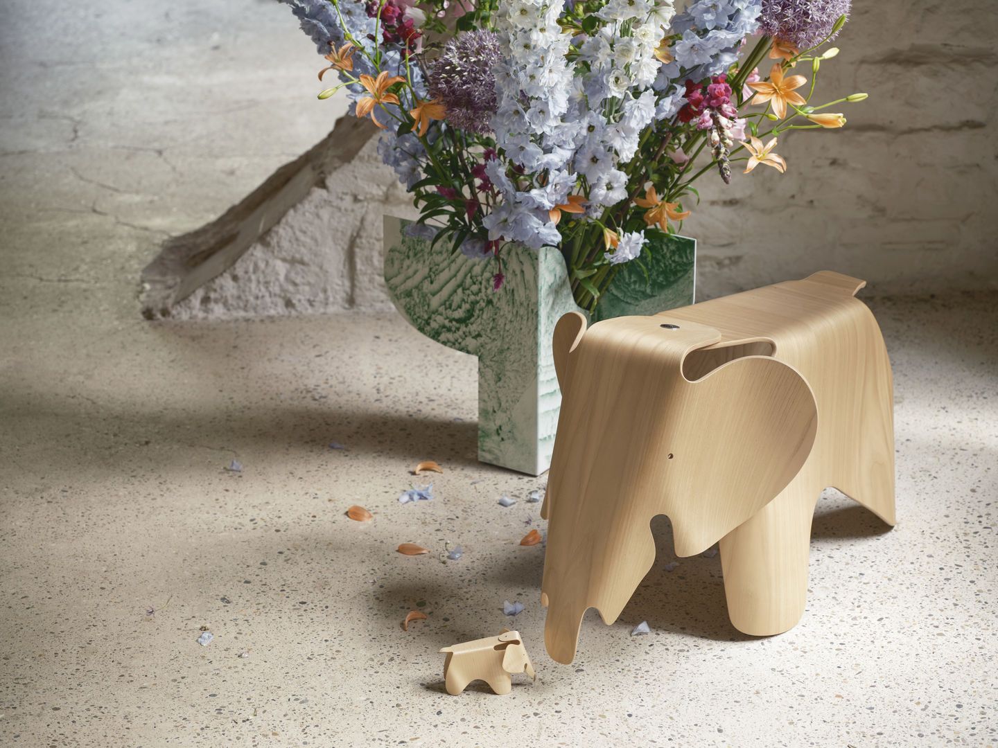 Eames Elephant Plywood Stool Vitra NEW VERSION
