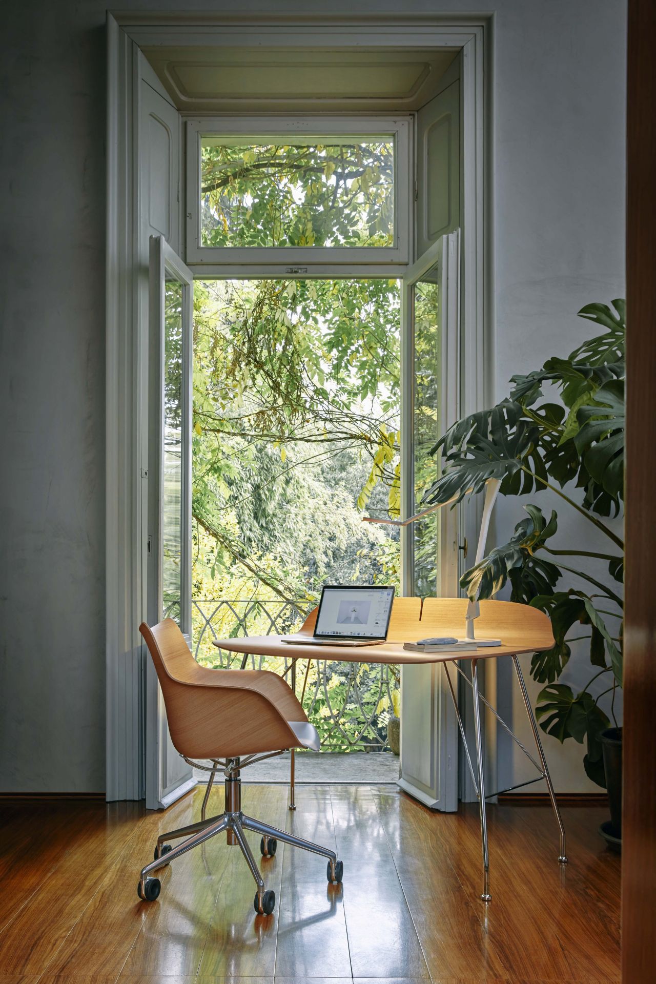 Q/Wood Swivel Chair Kartell