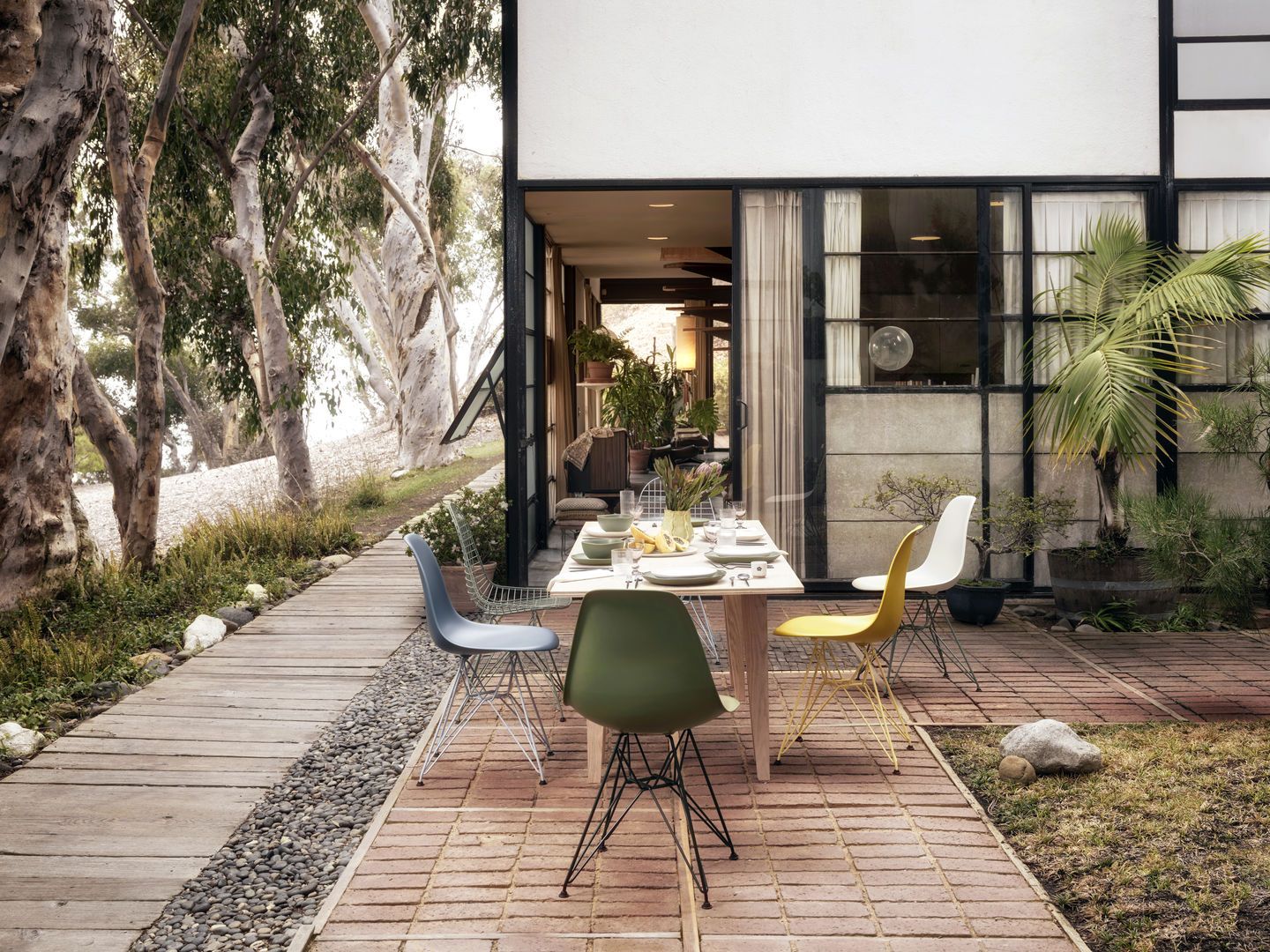 DKR-5 Wire Chair Chair with Seat Cushion Vitra