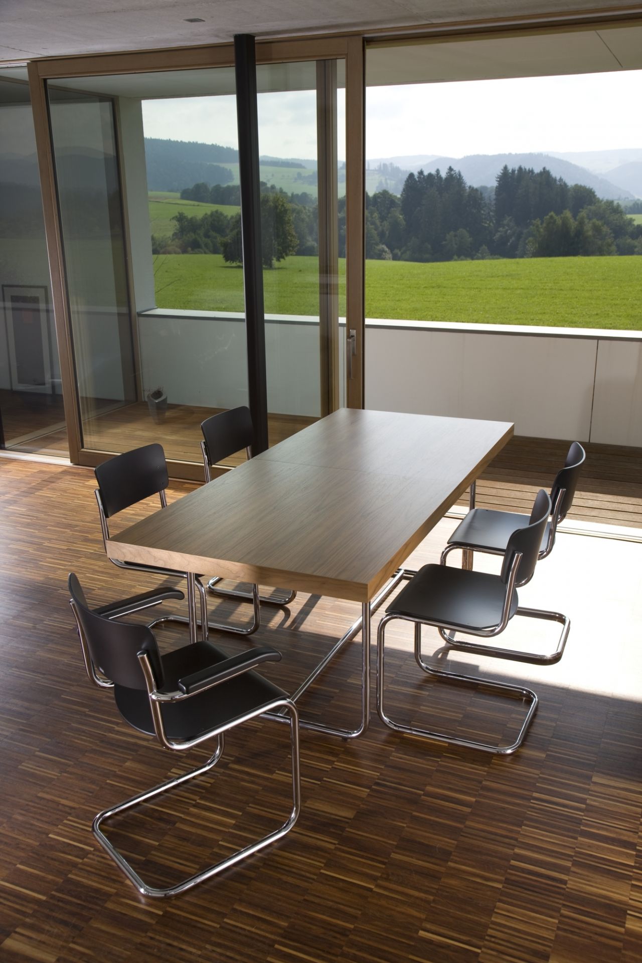 S 1071 Dining table extendable Thonet