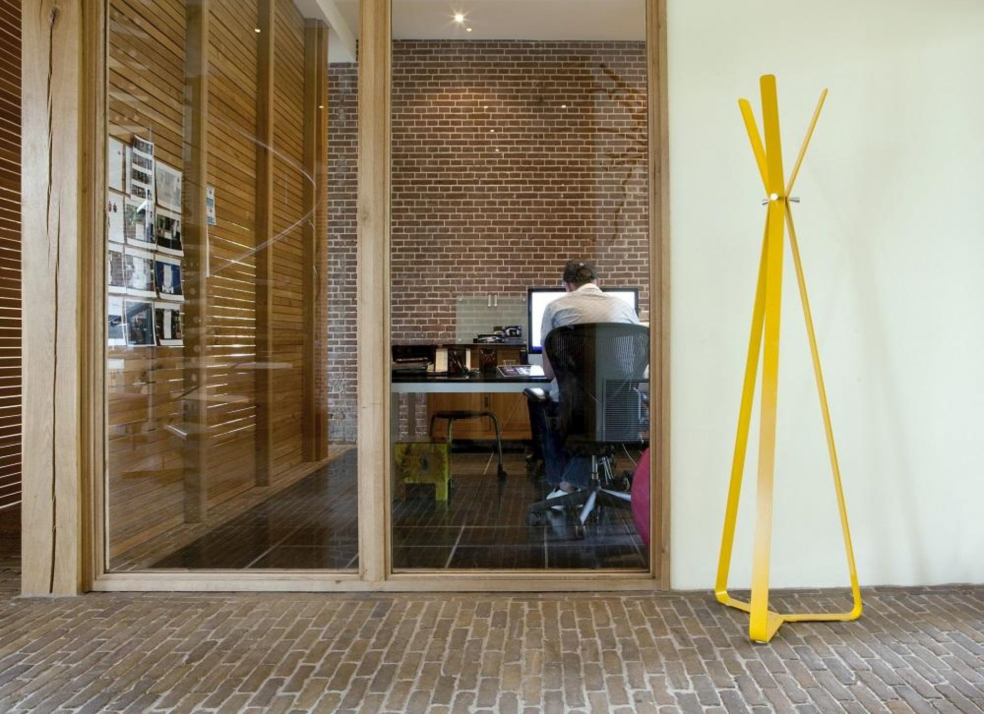 Bend Coat stand Cascando