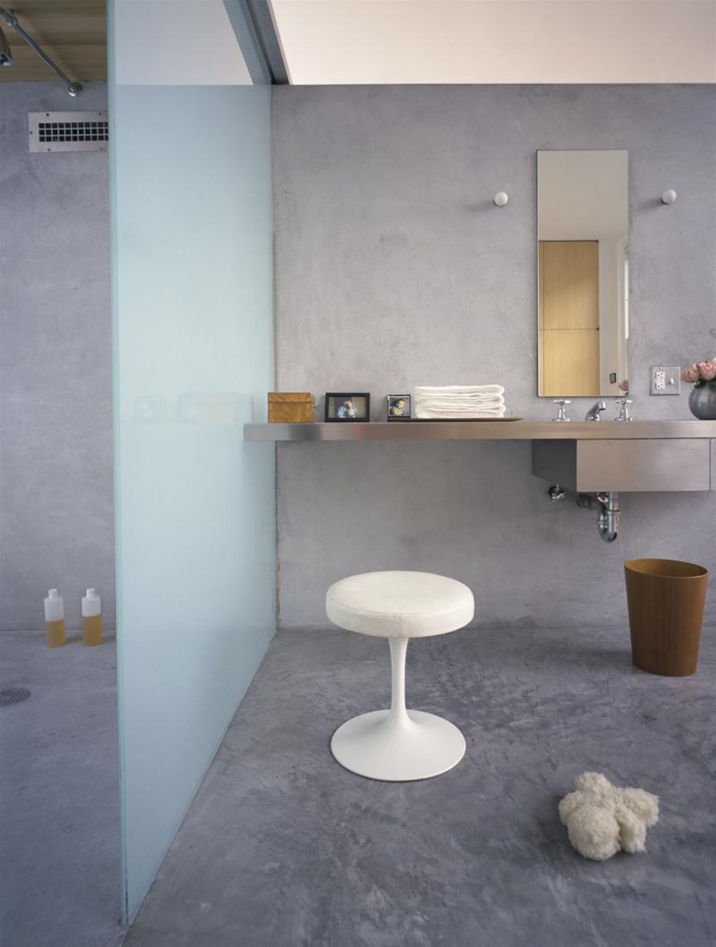 Tulip stool Knoll International