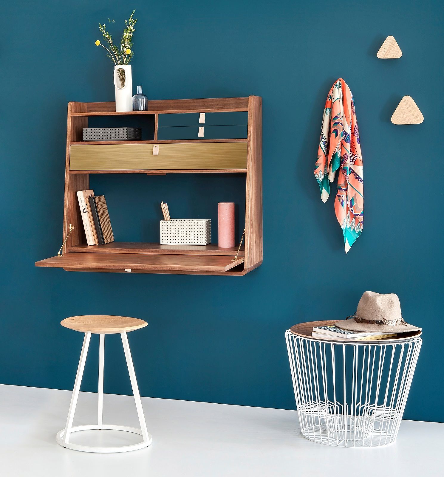 Gaston Wall Secretary 80 Hartô