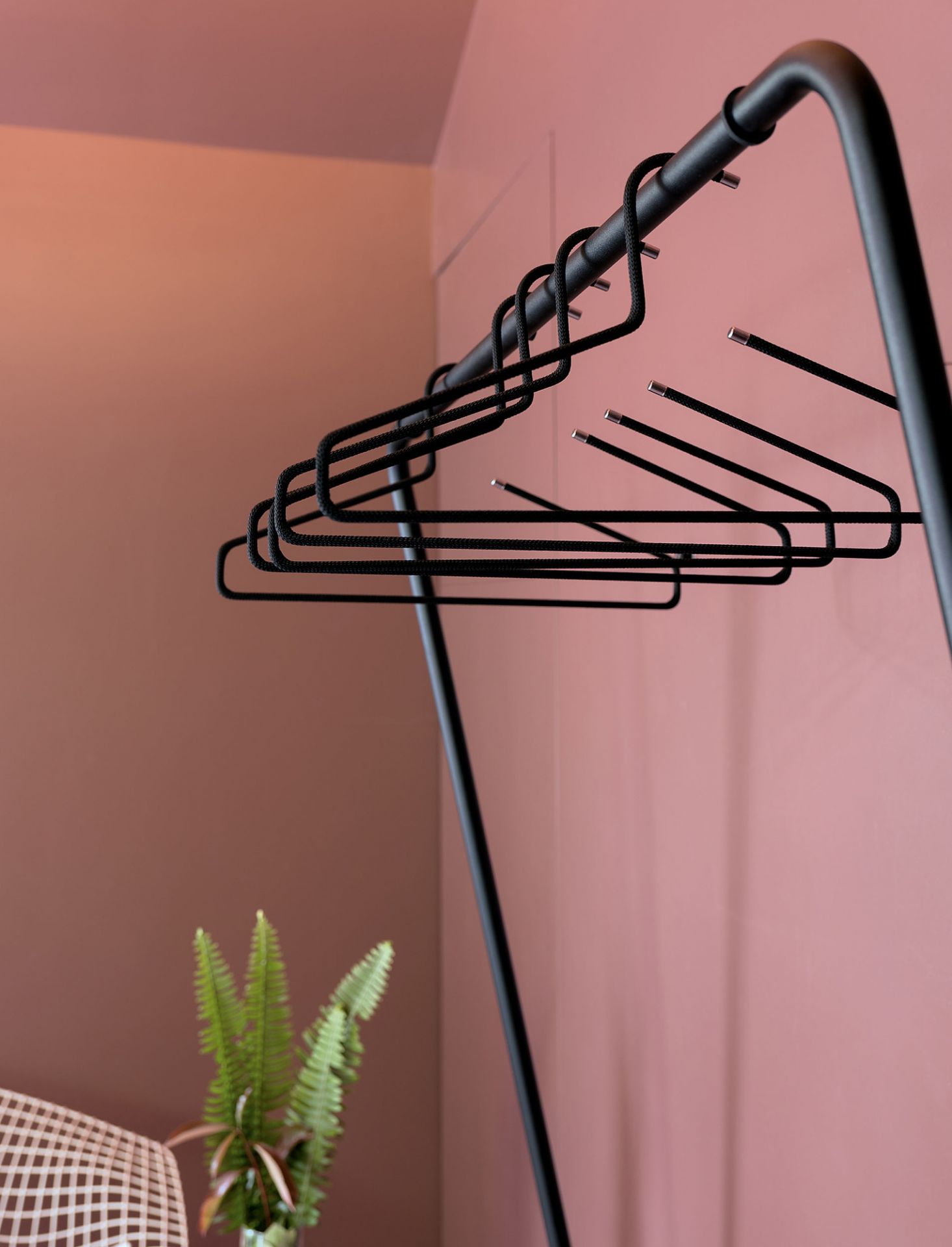 Curve wall coat rack Schönbuch