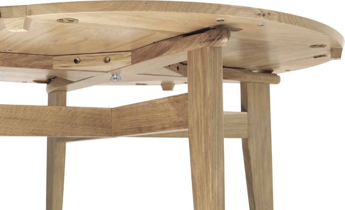 B-Table extendable dining table Gubi