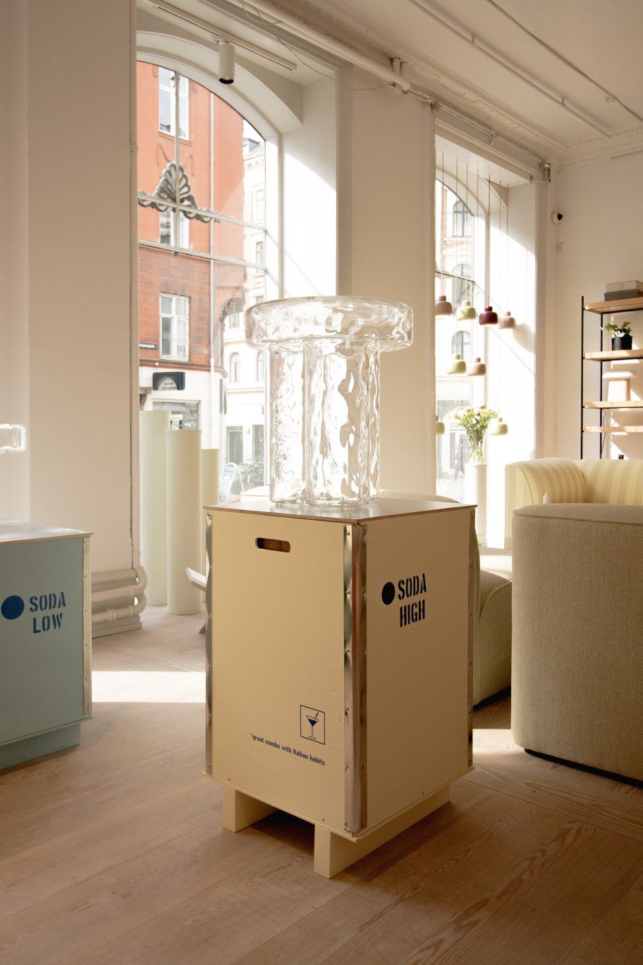 Soda side table Miniforms W 38 x D 38 x H 45 cm / Murano glass transparent