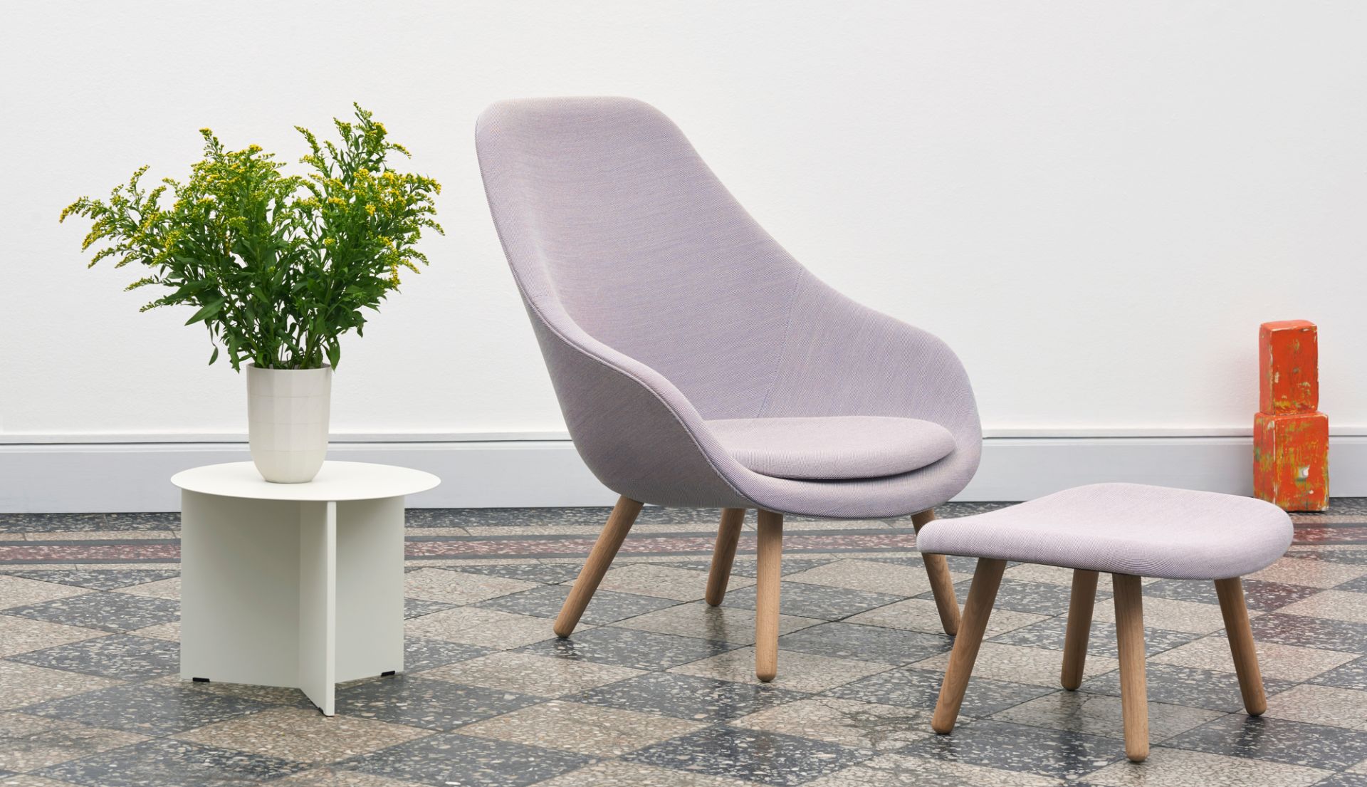 About a Lounge AAL 92 / AAL92 High Armchair Hay