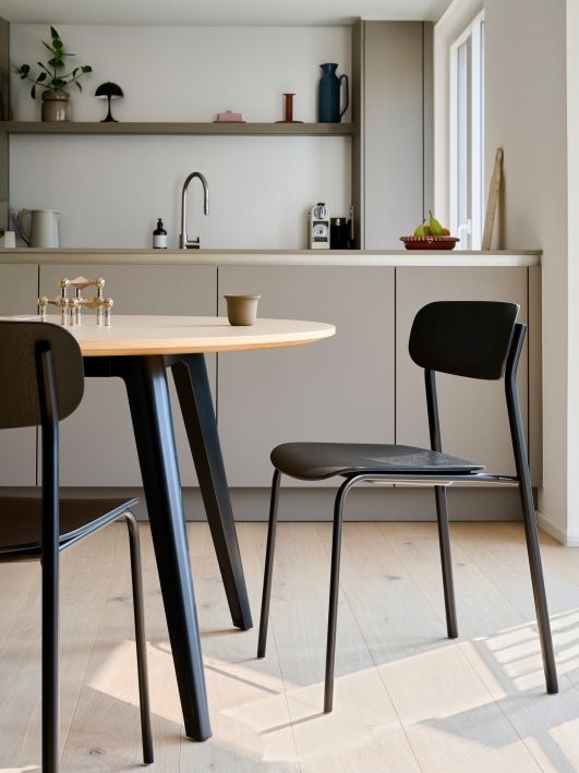S 243 / S243 Tubular steel chair Thonet